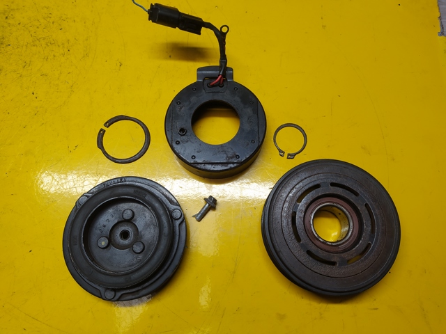 Магнитная катушка компрессора кондиционера KD6261L10 MAZDA