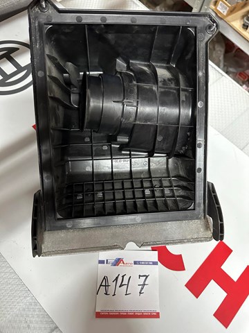 Корпус воздушного фильтра 03G133837 VAG