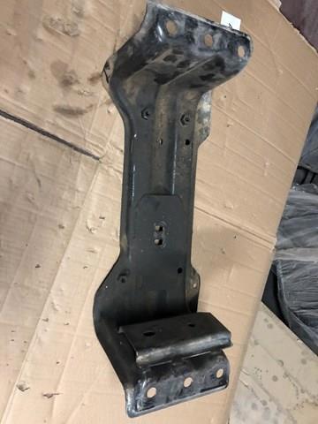 Балка крепления коробки передач A1642400302 MERCEDES