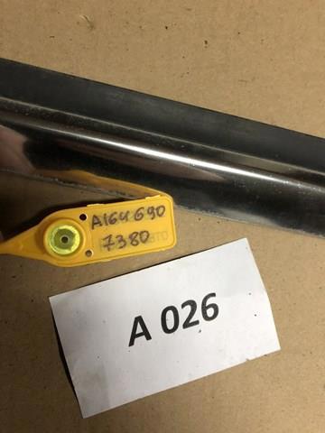 A1646907380 MERCEDES Уплотнитель стекла двери передней левой внешний (планка) купить в Ужгород