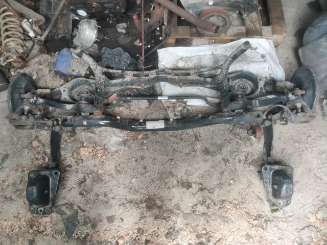 Балка задняя 561505315B VAG