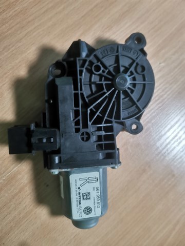 561959812 VAG Мотор стеклоподъемника двери задней правой купить в Каменское
