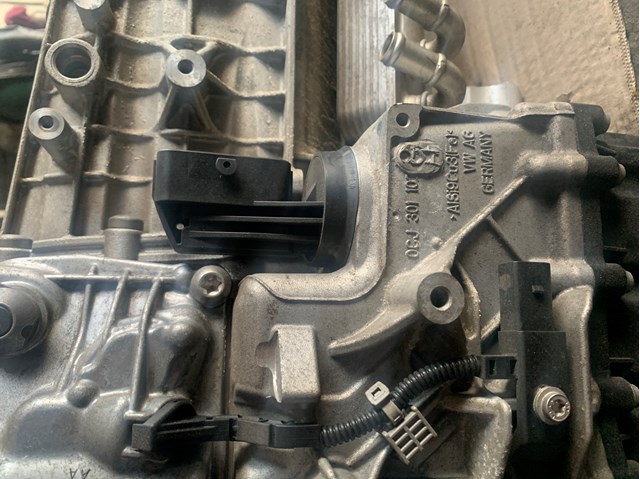 VAG 0CJ301103 Корпус коробки передач АКПП/КПП в наличии Чернигов