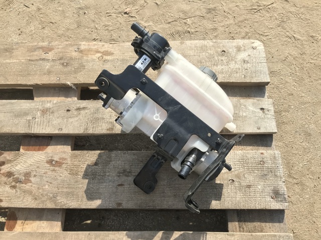 HYUNDAI 25429KL500 Бачок системы охлаждения в наличии Днепр