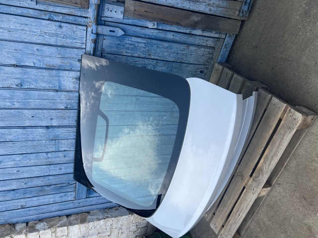 VOLVO 31689720 Дверь задняя (багажная 3/5-я (ляда) в наличии Украина