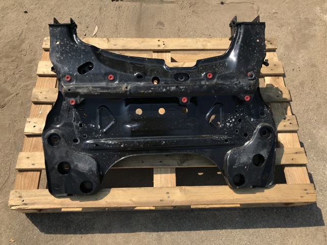 32395141 VOLVO Подрамник передний купить в Харьков
