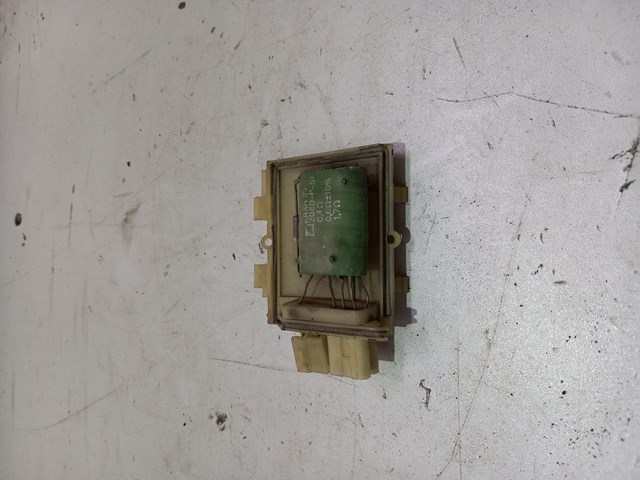 Резистор вентилятора печки (дифект на фото volkswagen passat b4 (фольксваген пассат б4) 1994-1997 г. 357959263