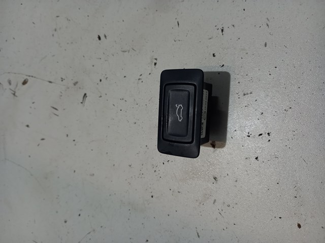 Кнопка салона привода крышки багажника (двери 3/5-й (ляды) 4g0959831a