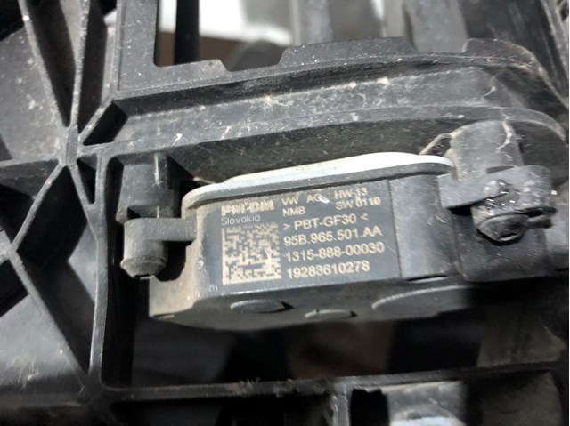 4KE807771 VAG Кронштейн замка капота купить в Днепр