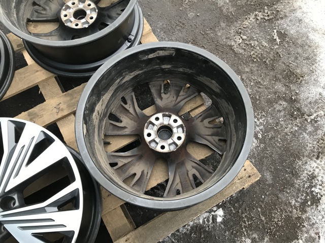 VAG 89A601025C Диски колесные в наличии Кривой Рог