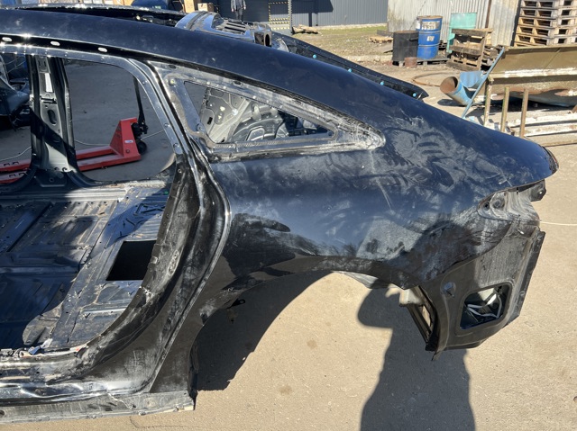 A2976303501 MERCEDES Крыло заднее левое купить в Николаев