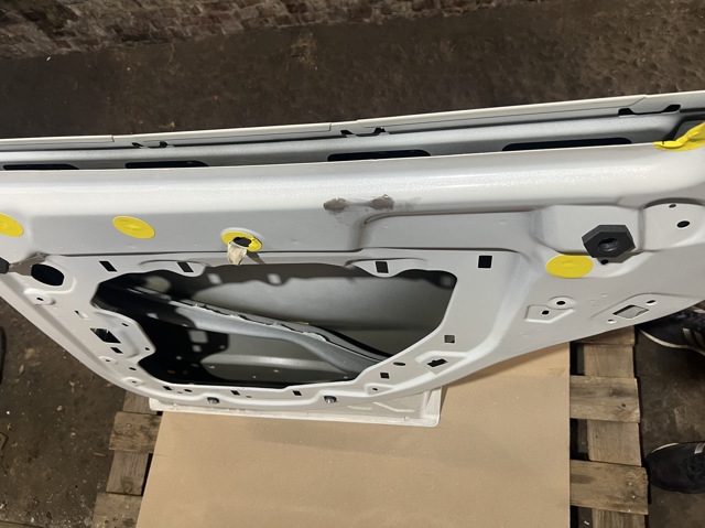 FORD LJ8Z5824630A Дверь задняя правая в наличии Ирпень