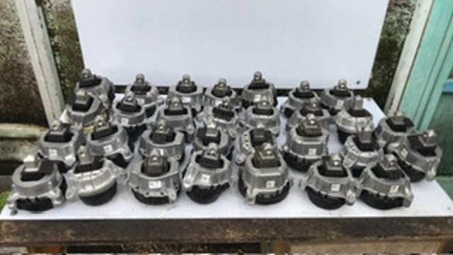 22116860481 BMW Левая подушка двигателя купить в Ровно