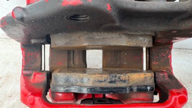 34106897361 BMW Суппорт тормозной передний левый купить в Черновцы