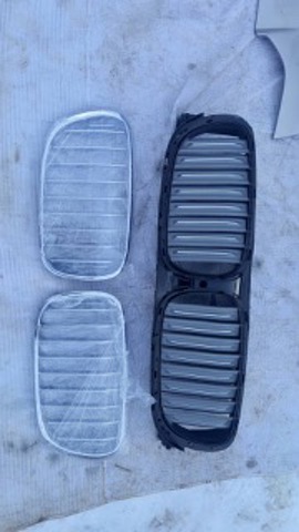 Решетка радиатора правая 51137357012 BMW