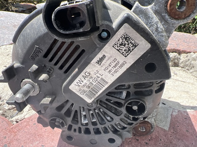 Генератор автомобильный 03L903024L VAG