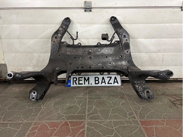 Подрамник передней подвески 31116872729 BMW