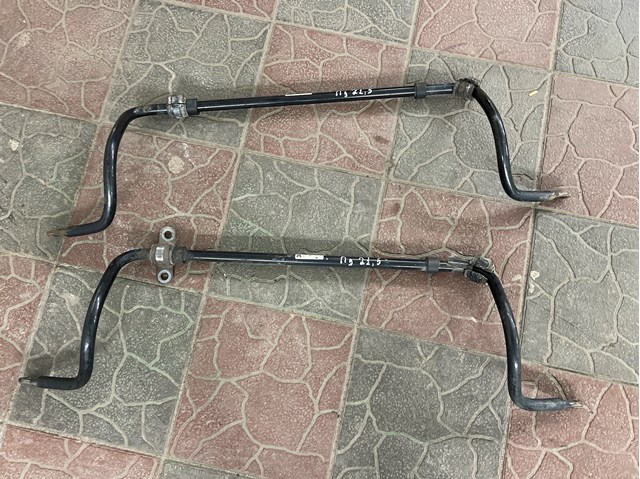 Стабилизатор передний 31356772751 BMW