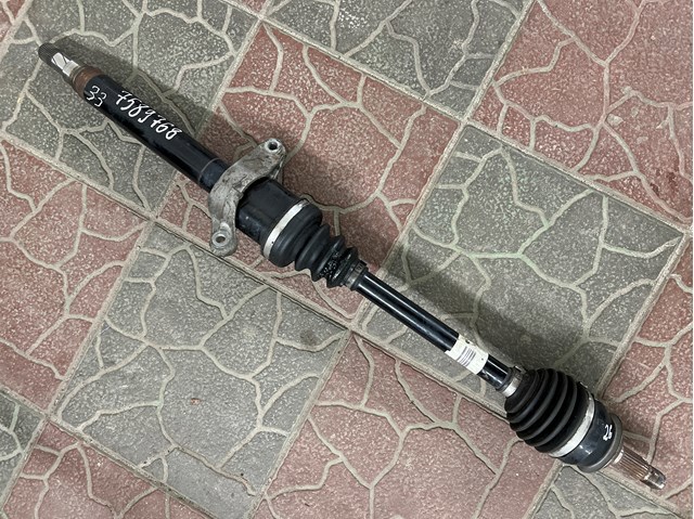 Полуось передняя, правая 31607589768 BMW