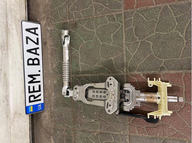 32306870605 BMW Вал рулевой колонки нижний купить в Харьков