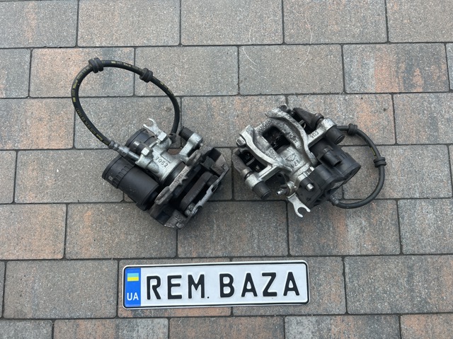 Суппорт тормозной левый задний 34206883025 BMW