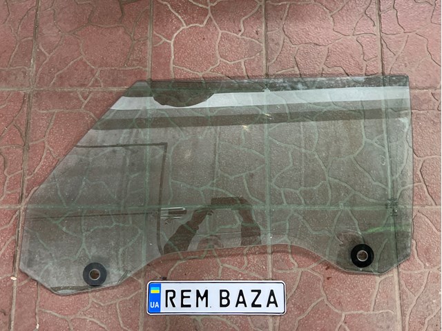 Окно (передней двери) двери 51337296447 BMW