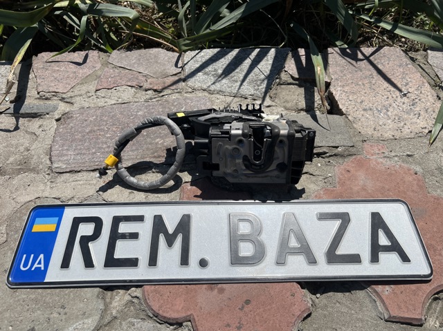 Замок передней левой двери A0997206301 MERCEDES