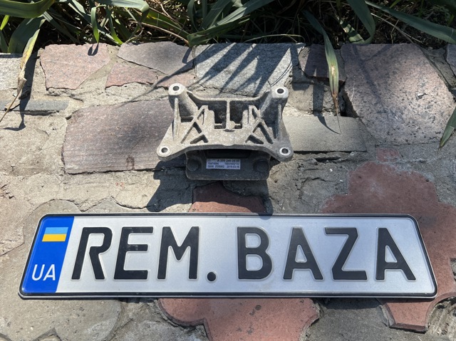 Подушка КПП A2052402500 MERCEDES