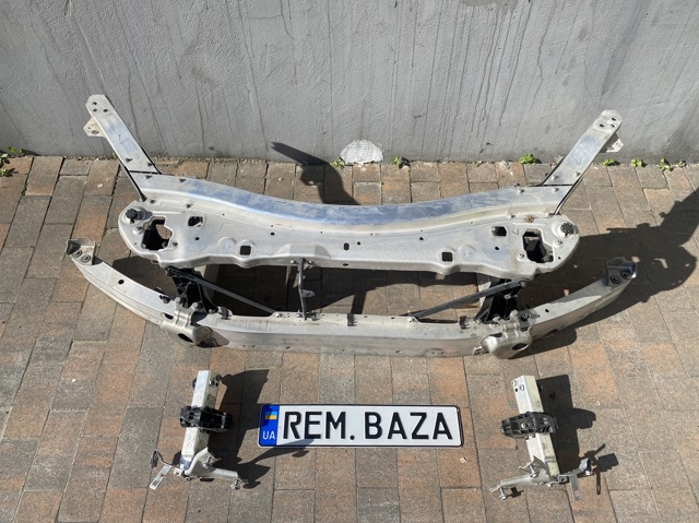 Кронштейн усилителя переднего бампера A2136200400 MERCEDES