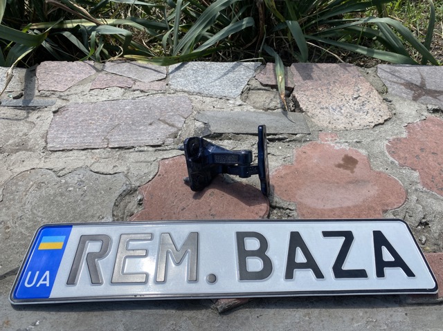 Петля двери задней правой A2137302002 MERCEDES