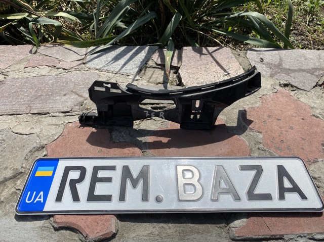 Правый кронштейн крепления бампера заднего A2138850165 MERCEDES
