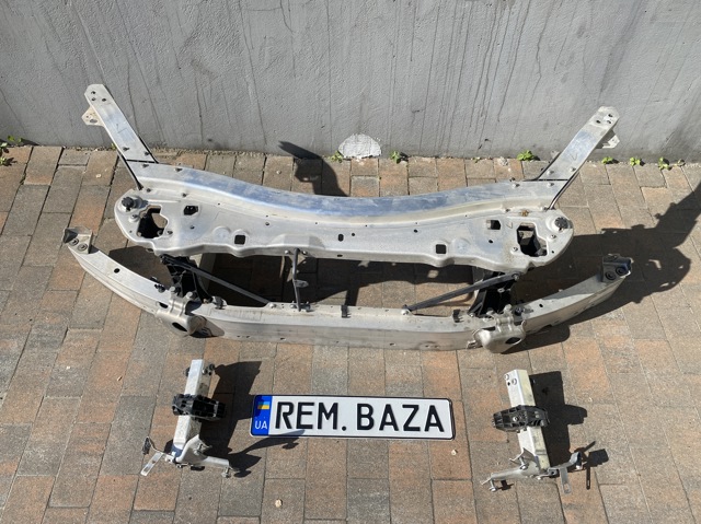 Кронштейн суппорта радиатора нижнего A2536210500 MERCEDES