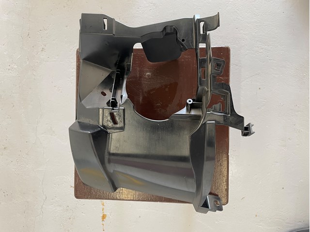 BMW 51117386361 Кронштейн крепления противотуманной фары левой в наличии Полтава