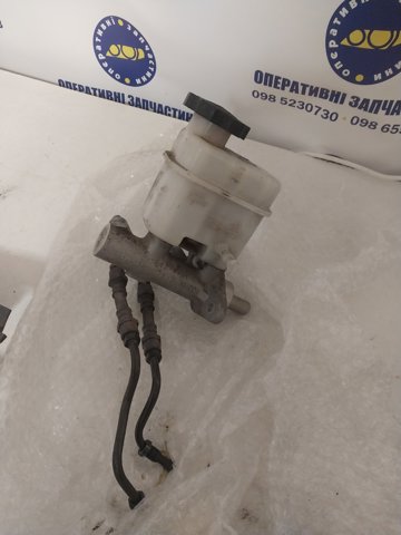 Бачок главного тормозного цилиндра 585112B500 HYUNDAI