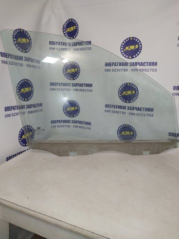 Стекло передней правой двери 824212B000 HYUNDAI