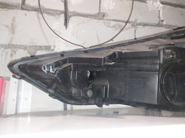 HYUNDAI 92102D3650 Правая фара в наличии Украина