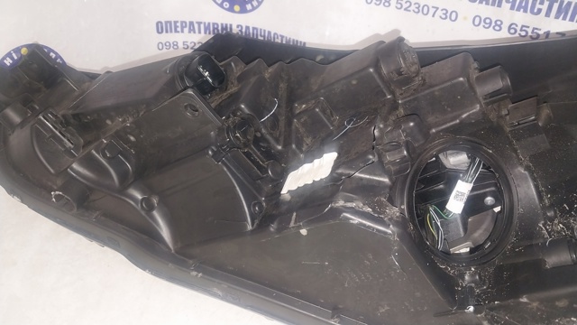 92102L3000 HYUNDAI Фара правая купить в Тернополь