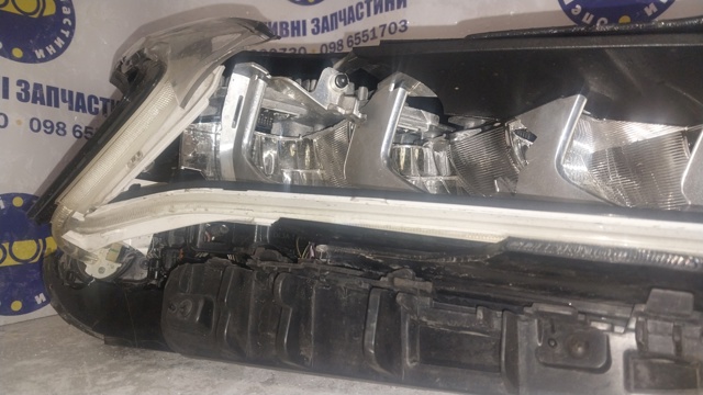 92102L3000 HYUNDAI Фара правая купить в Ирпень