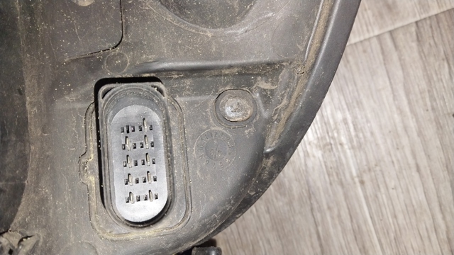 Фара правая A9018202561 MERCEDES
