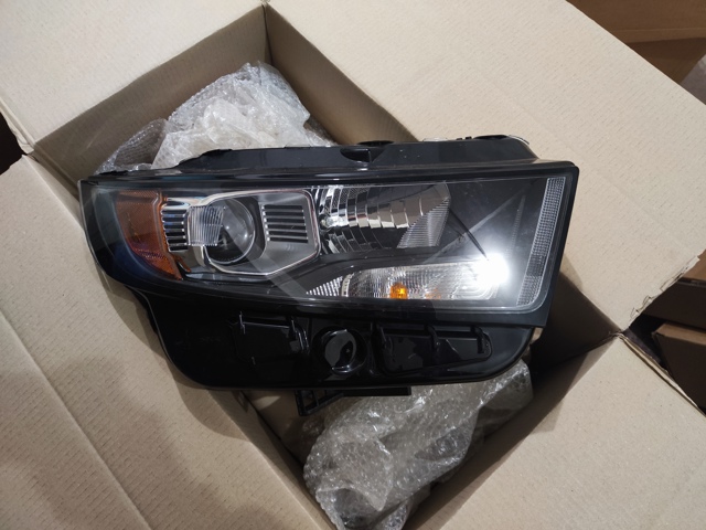 Фара комбинированная, передняя FT4Z13008D FORD