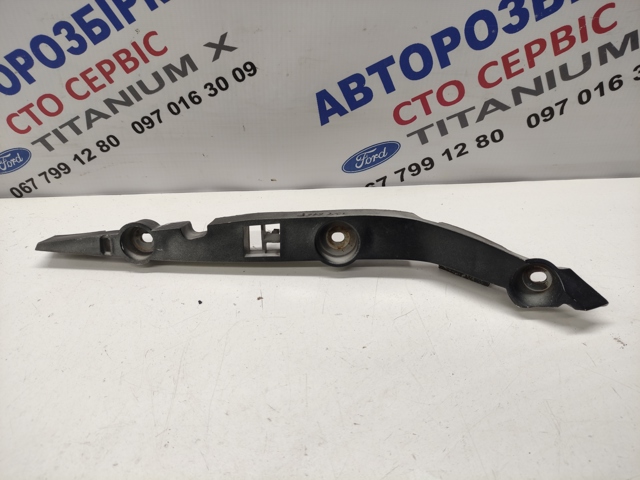 Кронштейн крепления бампера переднего правый 1346766 FORD