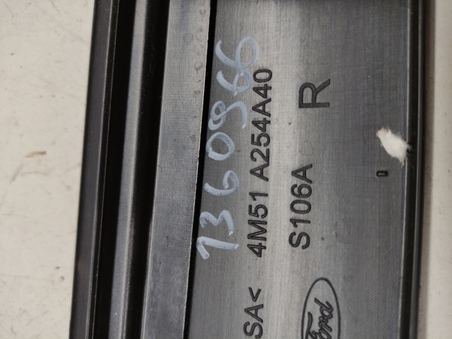 FORD 1360966 Накладка стойки кузова внешняя центральная правая в наличии Полтава