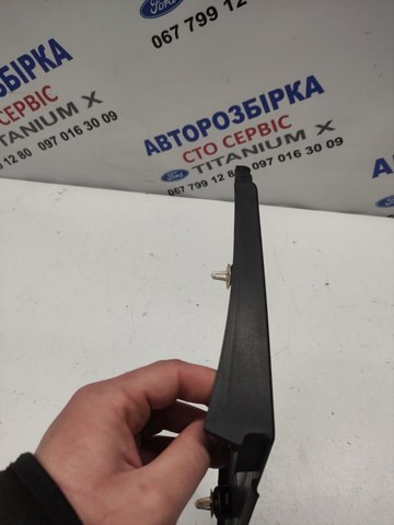 FORD 1683639 Накладка стойки кузова внешняя передняя правая в наличии Днепр