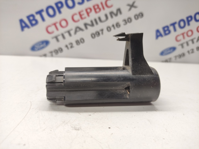 Кронштейн радиатора верхний 1695234 FORD