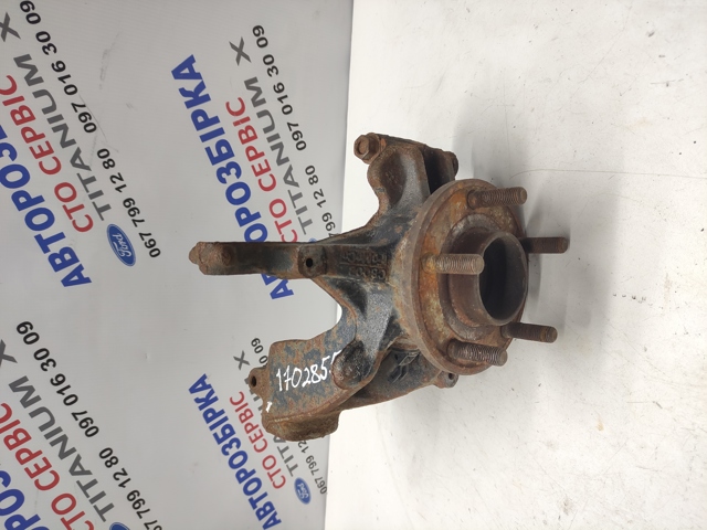 Кулак поворотный передний левый 1702855 FORD