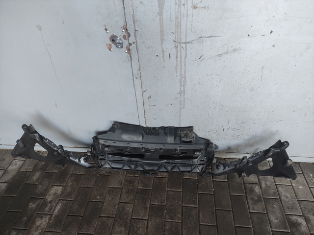 1735448 FORD Кронштейн бампера переднего центральный купить в Сумы