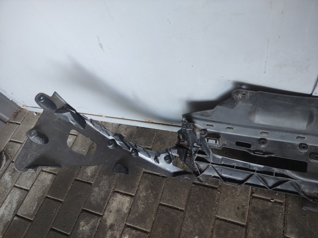 FORD 1735448 Кронштейн бампера переднего центральный в наличии Киев