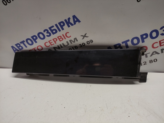Молдинг опускного стекла двери задней, правой 1751092 FORD