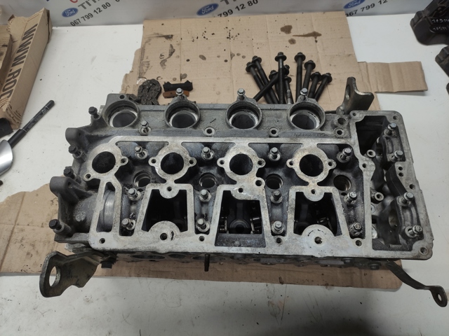 Головка блока 1869777 FORD
