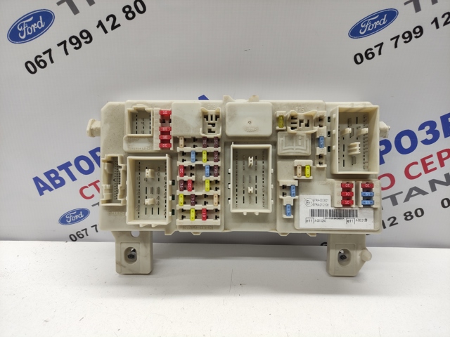 Блок реле и предохранителей 2027109 FORD